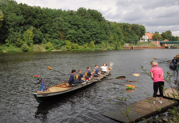 Gorki Schuelermannschaft Drachenboot-Rudercup 2013